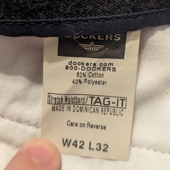 Dockers Charcoal Easy Care Individual Fit Pleated Khakis Pants Men's 42W 32L - Picture 5 of 7